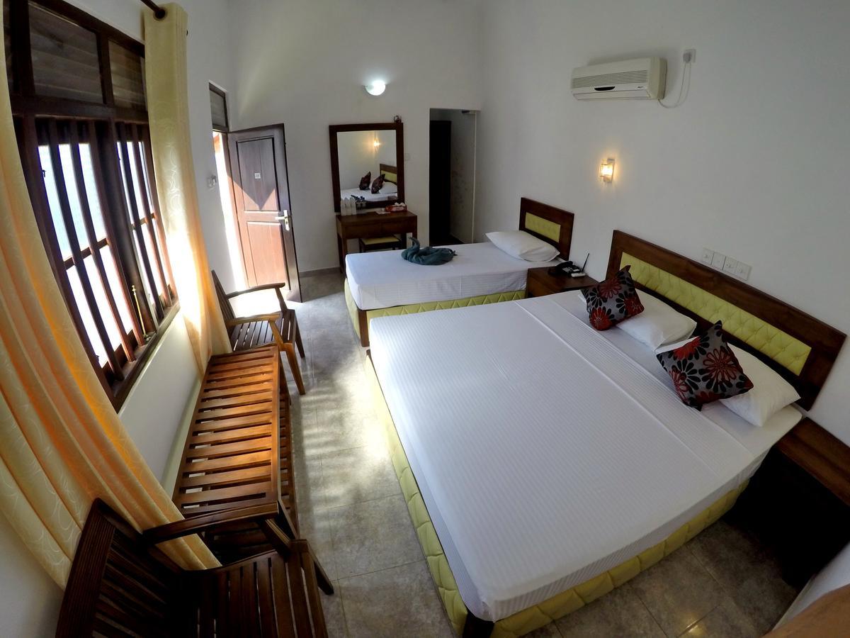 Ramon Beach Resort Ambalangoda  Esterno foto