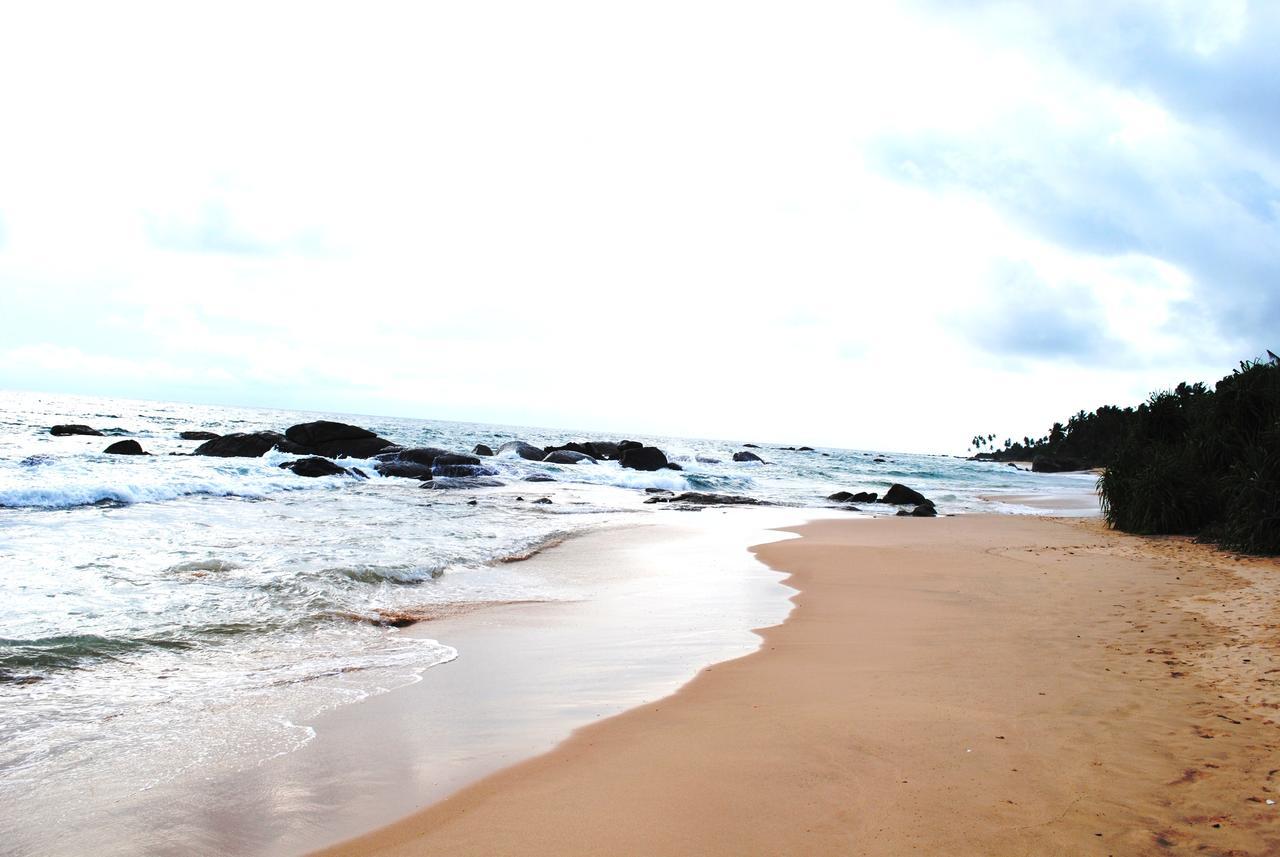 Ramon Beach Resort Ambalangoda  Esterno foto