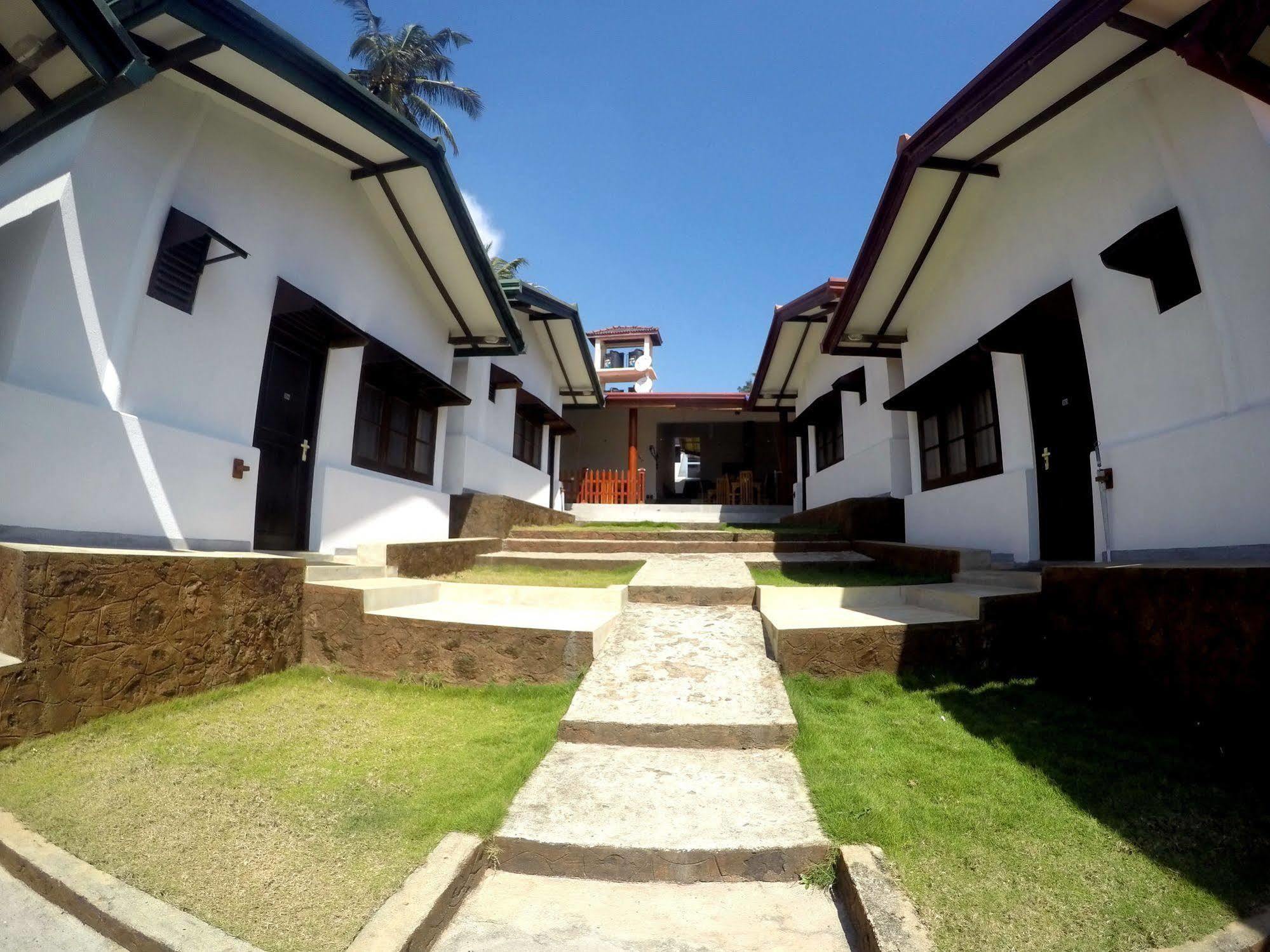 Ramon Beach Resort Ambalangoda  Esterno foto