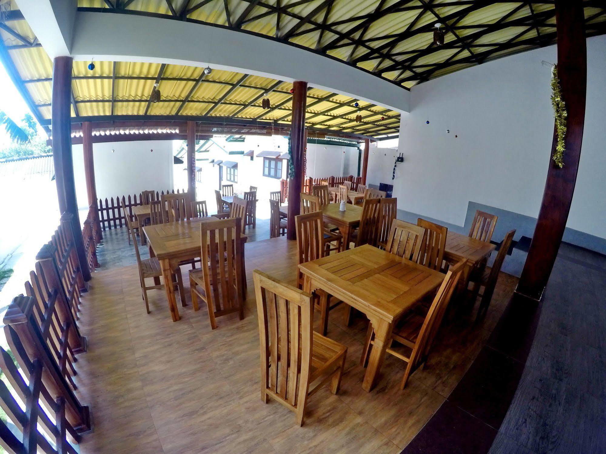 Ramon Beach Resort Ambalangoda  Esterno foto