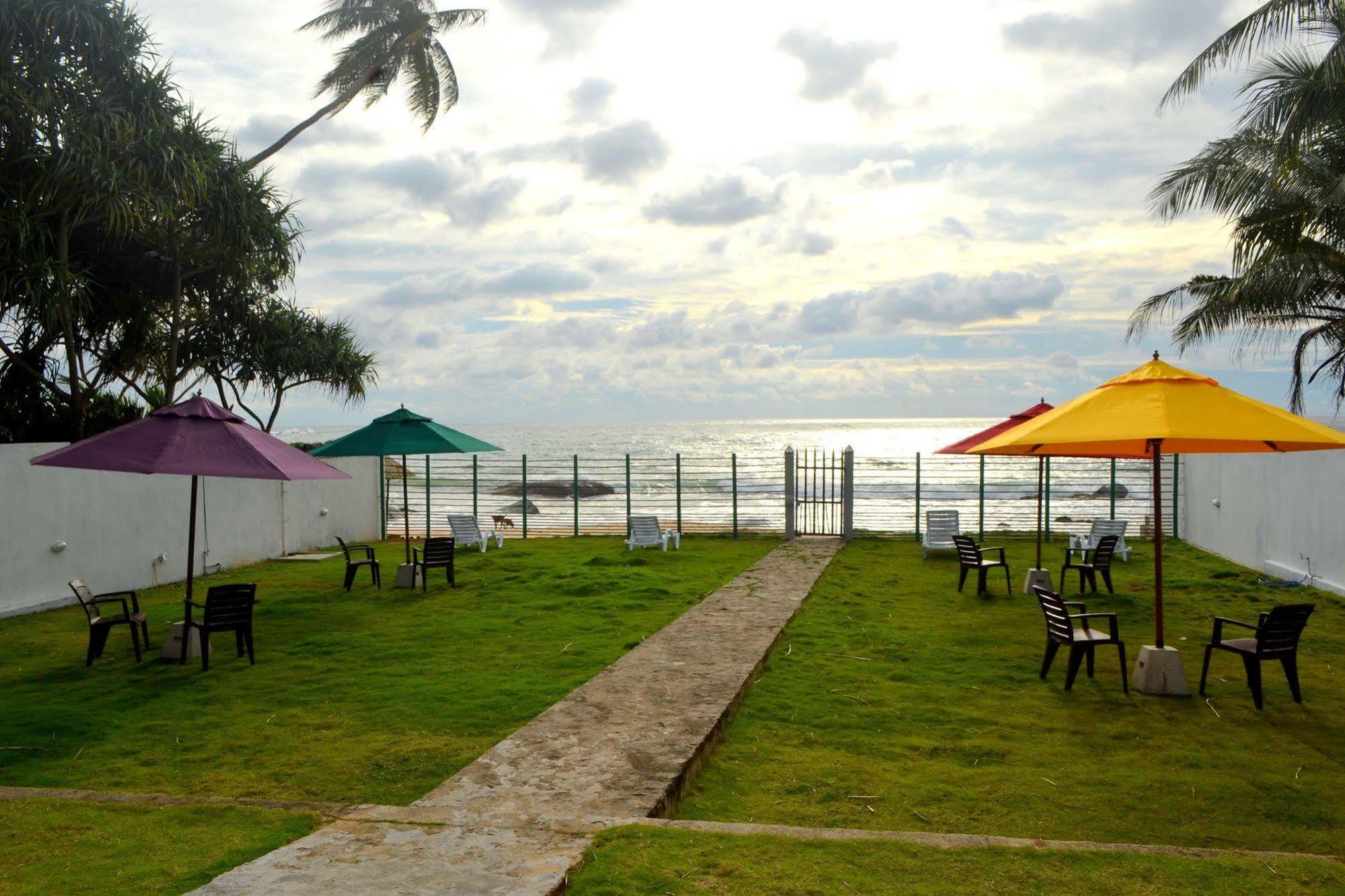 Ramon Beach Resort Ambalangoda  Esterno foto